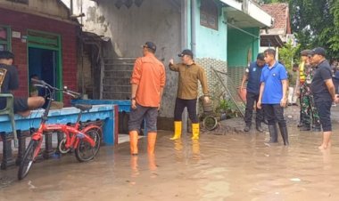Polres-Jombang-Kirim-Paket-Sembako-untuk-Warga-Terdampak-Banjir-di-Kademangan