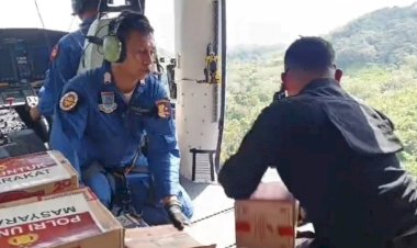 Kapolri-Salurkan-Bantuan-Kemanusiaan-ke-Aceh-Tamiang-Melalui-Airdrop-Akibat-Lokasi-Masih-Terisolir